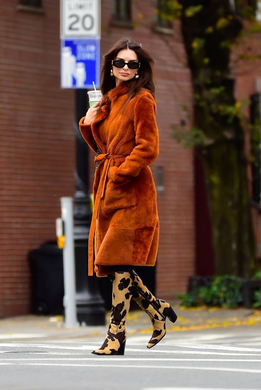EMILY RATAJKOWSKI Out for Coffee in New York 11/09/2023