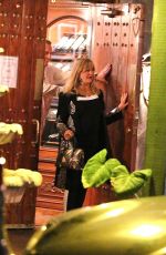 GOLDIE HAWN Leaves Joni Mitchell