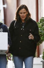 JENNIFER GARNER Out and About in Brentwood 11/10/2023