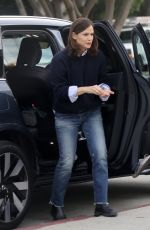 JENNIFER GARNER Out and About in Los Angeles 11/15/2023