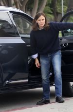 JENNIFER GARNER Out and About in Los Angeles 11/15/2023
