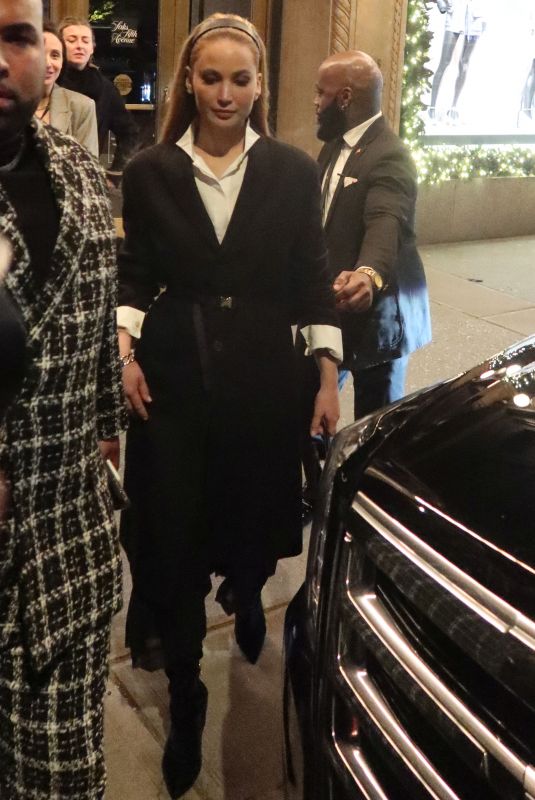 JENNIFER LAWRENCE Leaves Saks Fifth Avenue Event in New York 11/20/2023