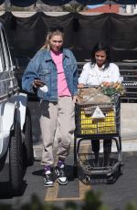 JESSICA HART Shopping at Gelson