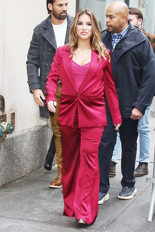 JESSIE JAMES DECKER Arrives at Today Show in New York 11/22/2023