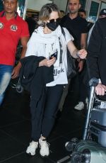 JODIE FOSTR Arrives at Guarulhos Airport in Sao Paulo 11/30/2023