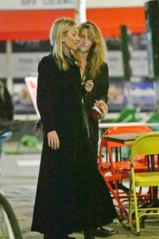 KATE and LILA GRACE MOSS amd JULIETTE LARTHE Out for Dinner with Friends in London 11/22/2023