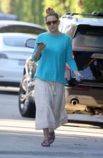 KATE HUDSON Heading to Her Car in Los Angeles 11/27/2023