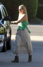 KATE HUDSON Out and About in Brentwood 11/07/2023