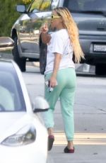 KATE HUDSON Out and About in Los Angeles 11/21/2023