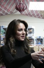 KATE MIDDLETON Visits Sebby