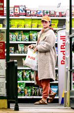 KATY PERRY Shopping at Mini Supermarket in Montecito 11/19/2023