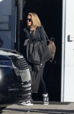 KHLOE KARDASHIAN Leaves a Studio in Los Angeles 11/17/2023