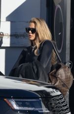KHLOE KARDASHIAN Leaves a Studio in Los Angeles 11/17/2023