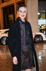 KIM HNIZDO Arrives at 2023 Glamour Women of the Year Awards 11/02/2023