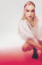 KIM PETRAS for Elle Mexico, December 2023