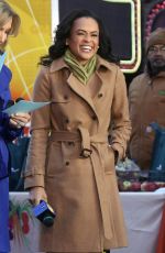 LARA SPENCER and LINSEY DAVIS on the Set of Good Morning Amrica in New York 11/20/2023