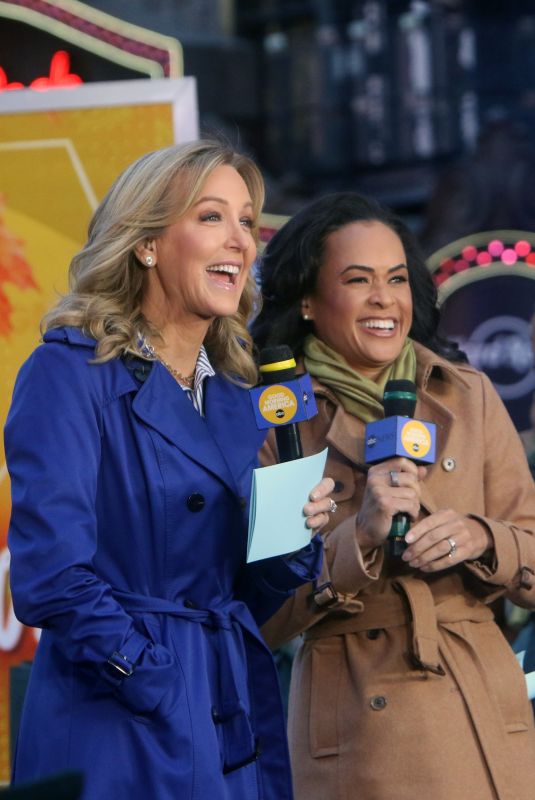 LARA SPENCER and LINSEY DAVIS on the Set of Good Morning Amrica in New York 11/20/2023