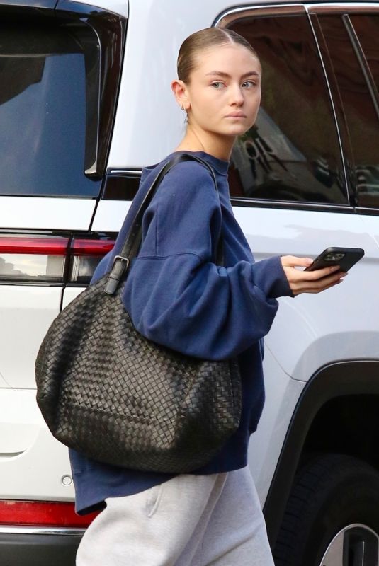 LENI KLUM Out Makeup-free After Getting a Facial in New York 11/05/2023