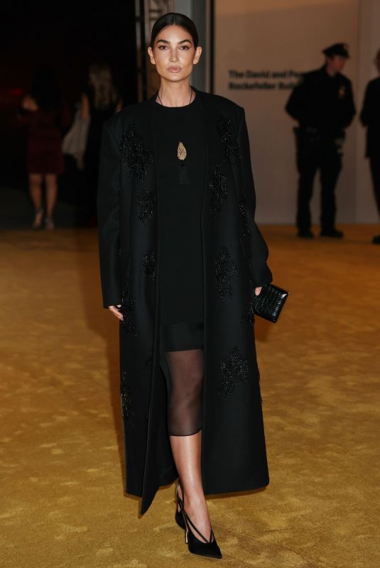 LILY ALDRIDGE Arrives at WSJ 2023 Innovator Awards in New York City 11/01/2023