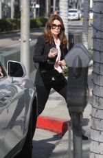 LISA VANDERPUMP Out on Rodeo Drive 11/02/2023