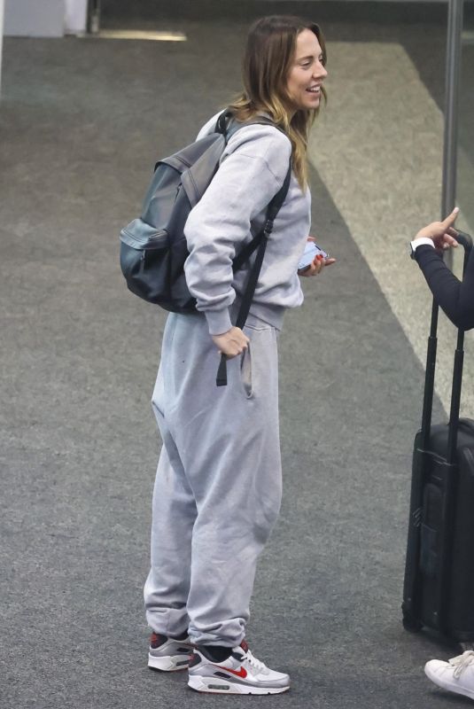 MELANIE CHISHOLM Arrives at Sydney Airport 11/17/2023