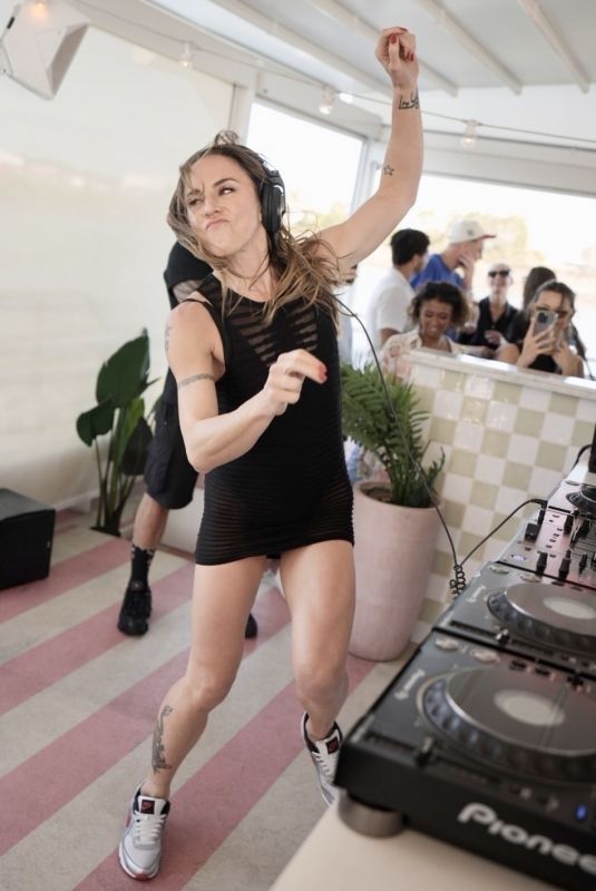 MELANIE CHISHOLM on a DJ Set Aboard a Boat in Brisbane 11/12/2023