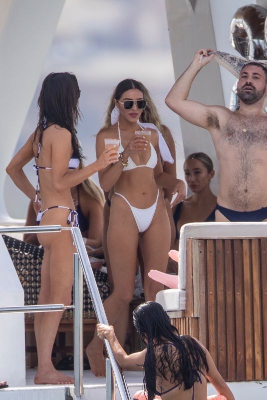 OLIVIA and SOPHIA CULPO and DEVON WINDSOR in Bikinis at Olivia
