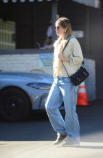 Pregnant SUKI WATERHOUSE at Her Local Market in Los Feliz 11/09/2023