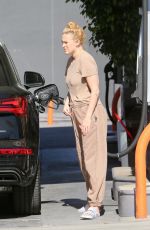 RUMER WILLIS at a Gas Station in Santa Barbara 11/07/2023