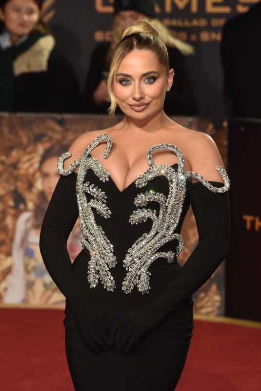 SAFFRON BARKER at The Hunger Games: The Ballad of Songbirds & Snakes World Premiere in London 11/09/2023