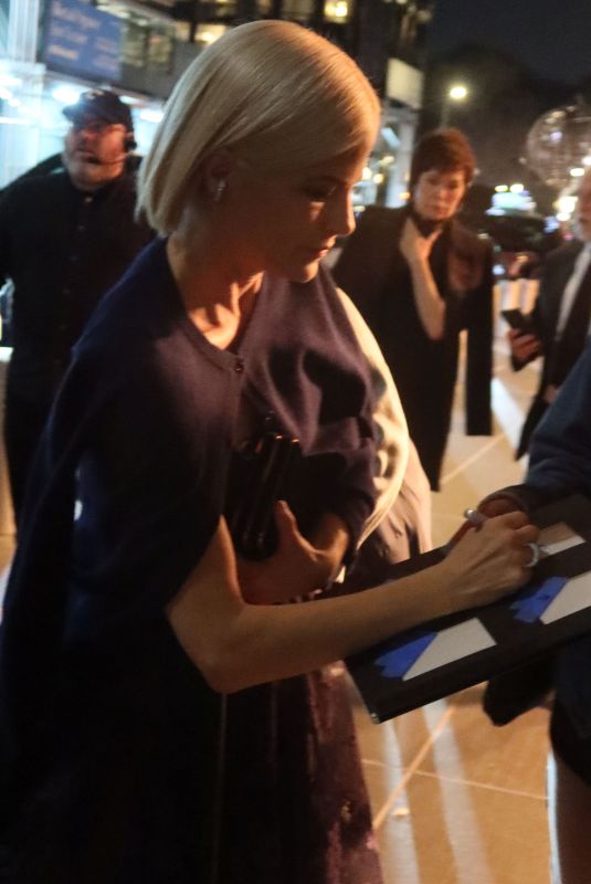 SELMA BLAIR Gives Autograph to Fan at Lincoln Center in New York 11/07/2023