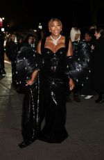 SERENA WILLIAMS Arrives at 2023 CFDA Fashion Awards in New York 11/06/2023