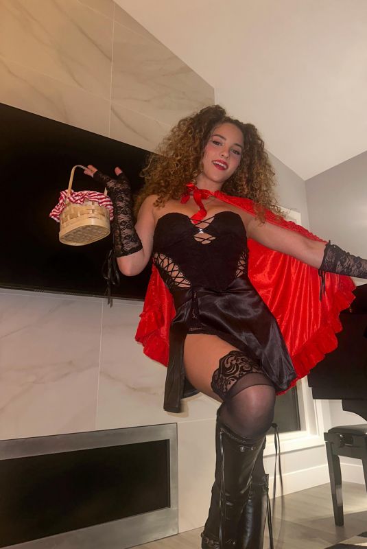 SOFIE DOSSI - Instagram Photos 10/31/2023