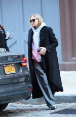 SOPHIE TURNER Leaves Taylor Swift