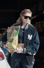 STELLA MAXWELL Shopping at Lassens in Los Angeles 11/20/2023