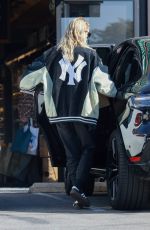 STELLA MAXWELL Shopping at Lassens in Los Angeles 11/20/2023