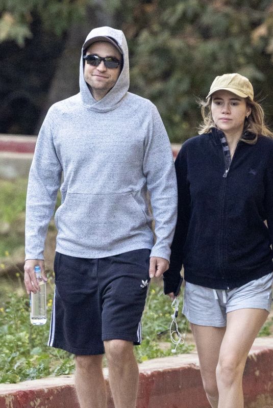 SUKI WATERHOUSE and Robert Pattinson Out Hikinig in Los Angeles 11/01/2023