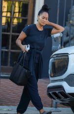 TRACEE ELLIS ROSS Leaves a Skin Care Clinic in West Hollywood 11/17/2023
