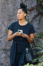 TRACEE ELLIS ROSS Leaves a Skin Care Clinic in West Hollywood 11/17/2023