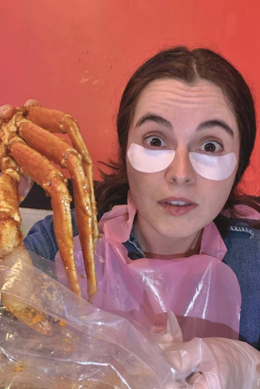 VANESSA MARANO - Instagram photos 10/31/2023