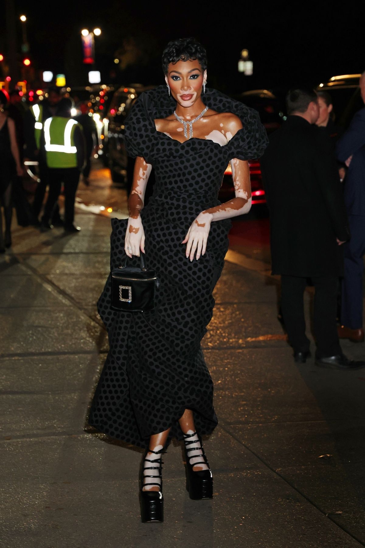 WINNIE HARLOW Arrives at 2023 CFDA Fashion Awards in New York 11/06 ...