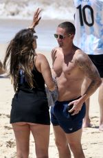 YASMINE ZWEEGERS and Sam Prince at Bronte Beach in Sydney 11/18/2023