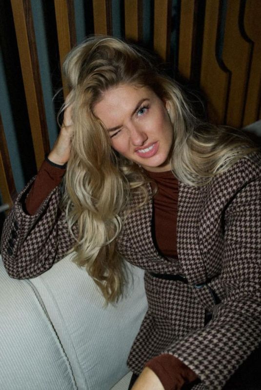 ALICA SCHMIDT - Instagram Photos 12/29/2023
