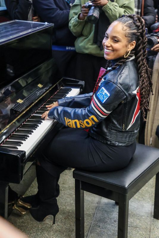 ALICIA KEYS Performs at St Pancras International Station in London 12/11/2023