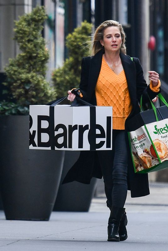 AMY ROBACH Out on Christmas Day in New York 12/25/2023
