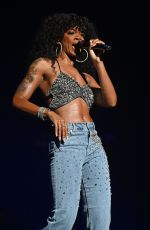 ARI LENNOX Performs at The Nostalgia Tour at Amerant Bank Arena in Sunrise 12/17/2023