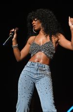 ARI LENNOX Performs at The Nostalgia Tour at Amerant Bank Arena in Sunrise 12/17/2023