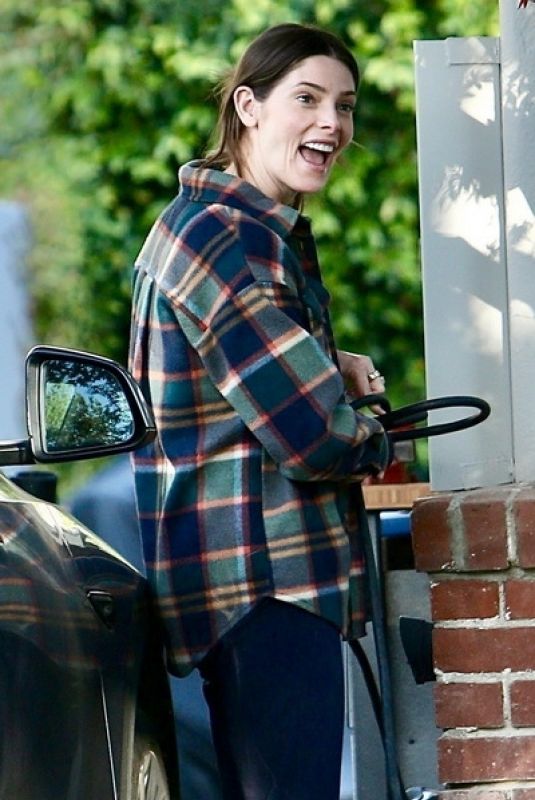 ASHLEY GREENE Arrives at a Friend’s House in Studio City 11/30/2023