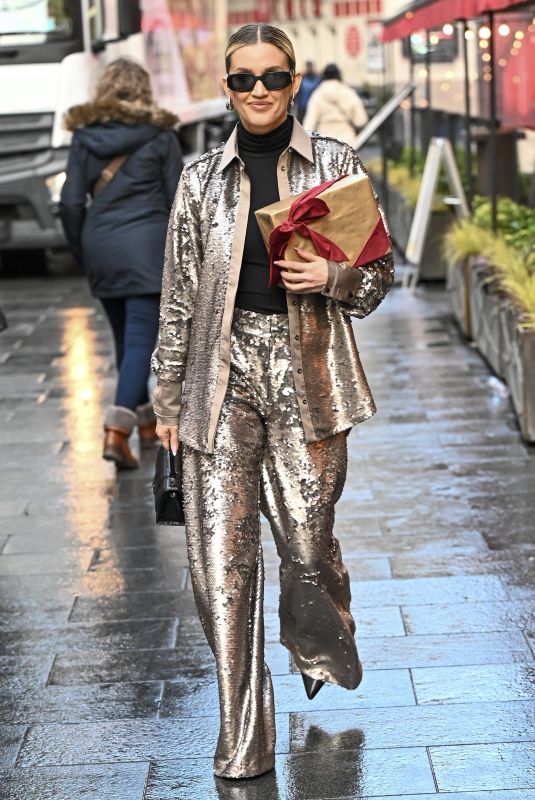 ASHLEY ROBERTSB Leaves Heart Breakfast Show at Global Studios in London 12/12/2023
