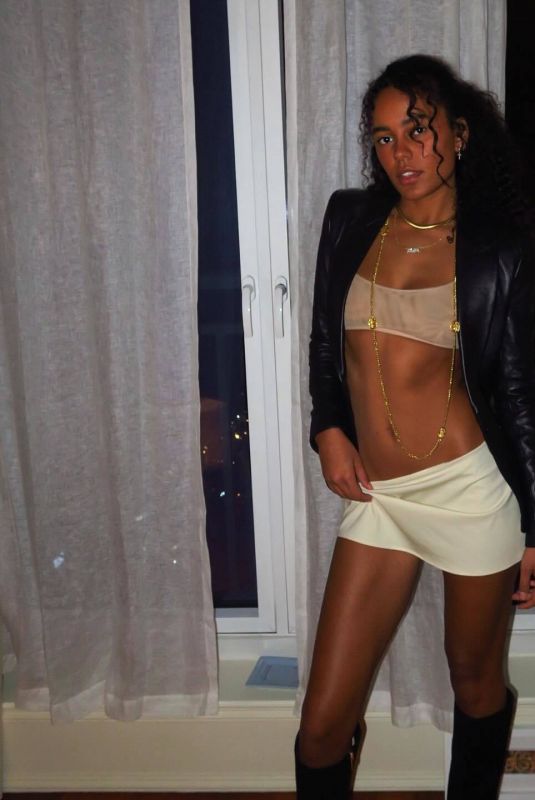 AVA DASH - Instagram Photos 12/21/2023